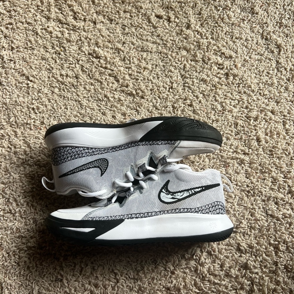 Brand new kyrie